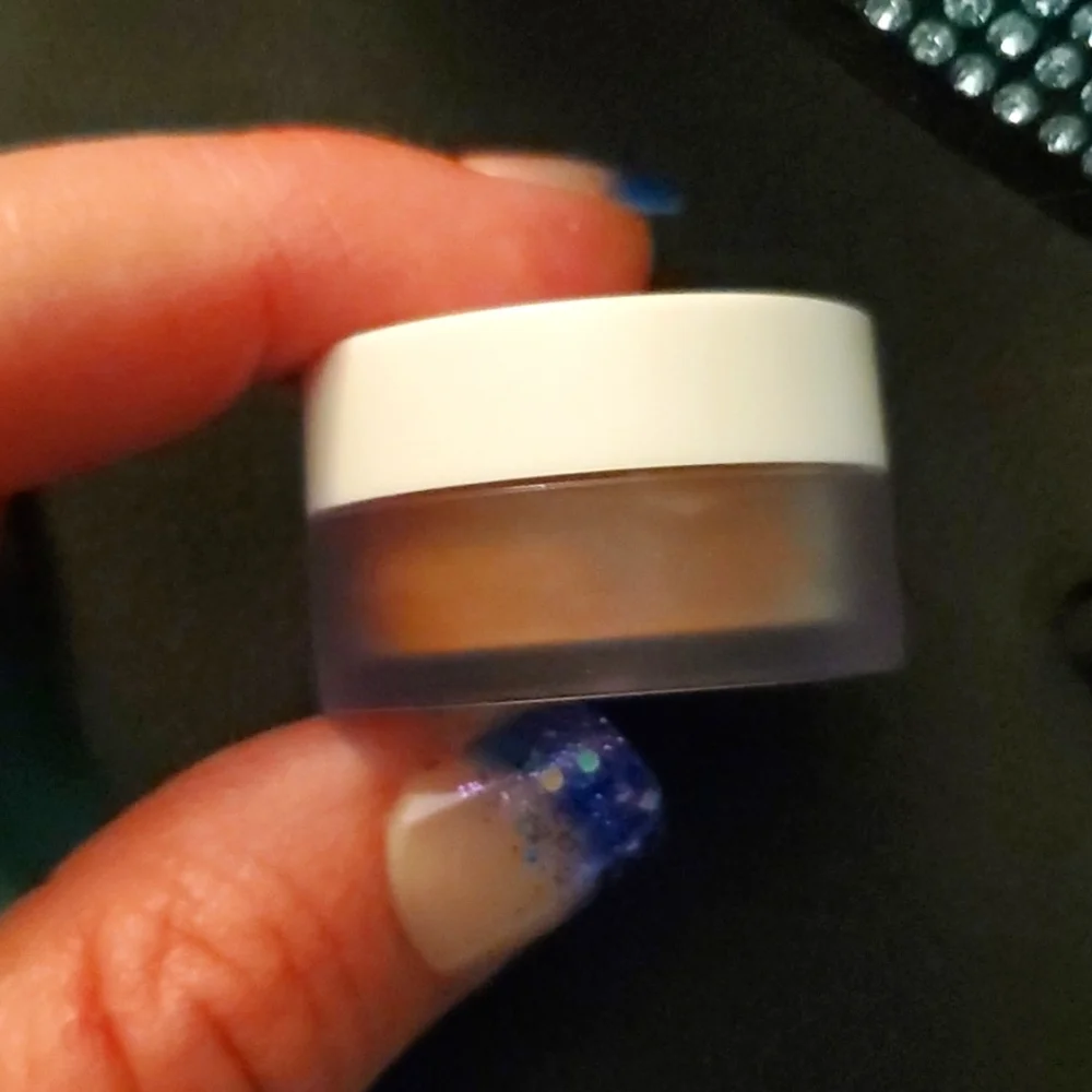 W3LL People Mini Bio Bronzer powder in Natural Tan‎